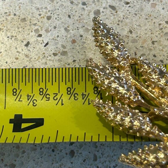 Vintage Sarah Coventry Brooch & Clip-On Earrings Set  Gold-Tone Wind Flower - Picture 11 of 16